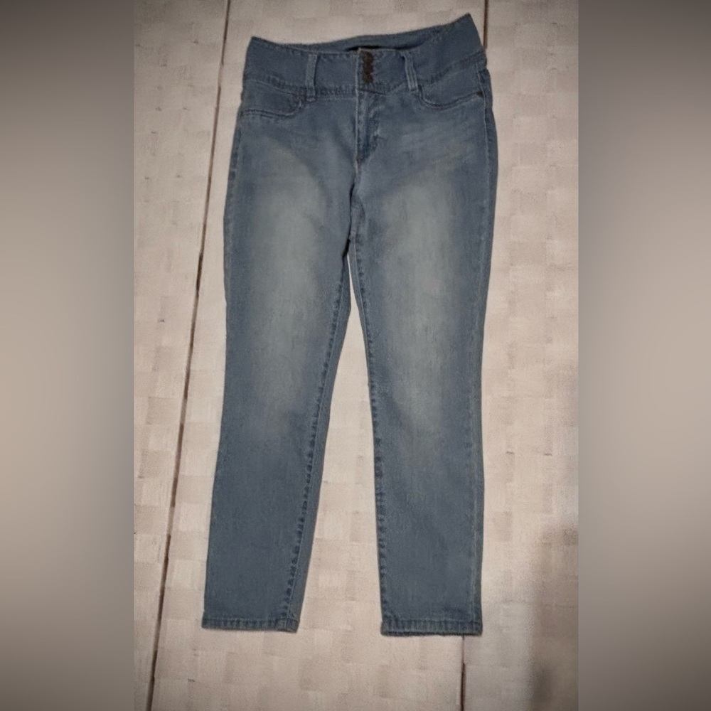 d. jeans Blue Skinny Jeans Classic Style. Size 6